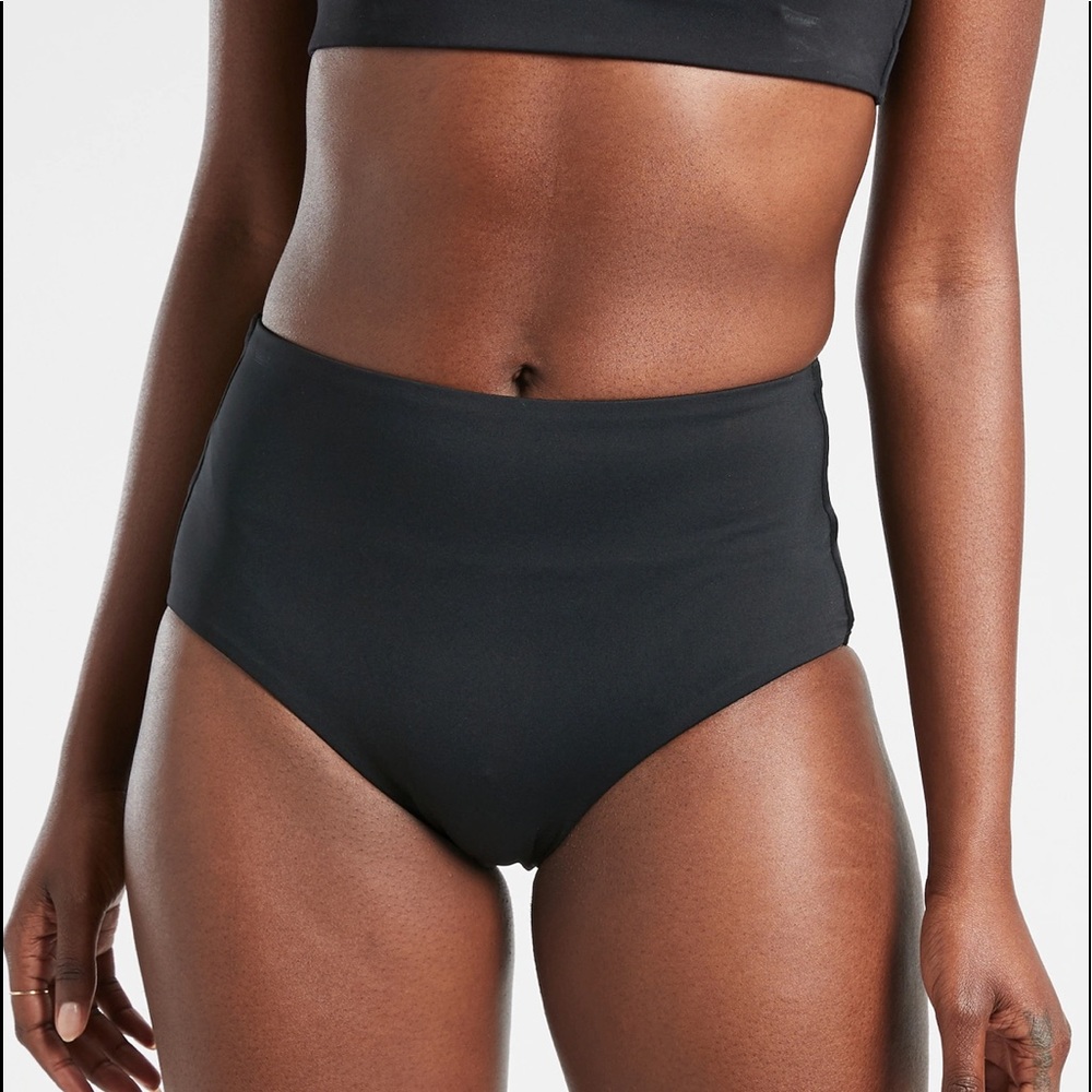 NWT Athleta High Waist Full Bottom Black